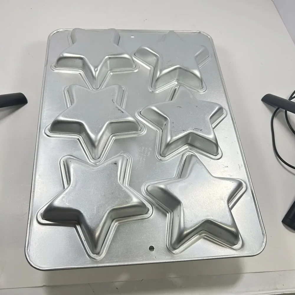 Lot of 2 Vintage Wilton Aluminum 6 Cavity Mini Star & Fluted Bundt Cake Pans